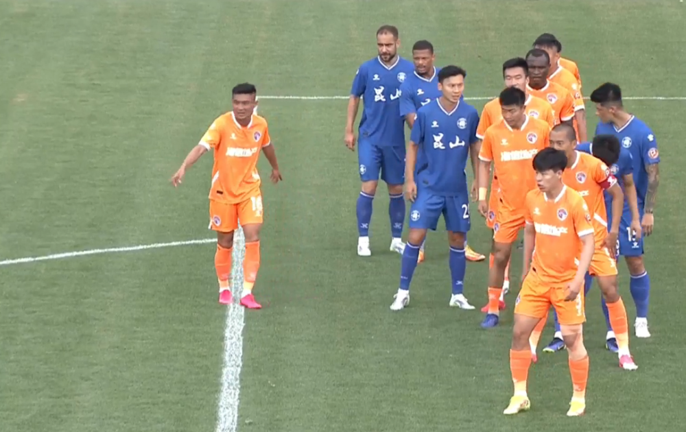  维罗纳升班马展锋芒，黄色潜水艇掀翻传统豪强